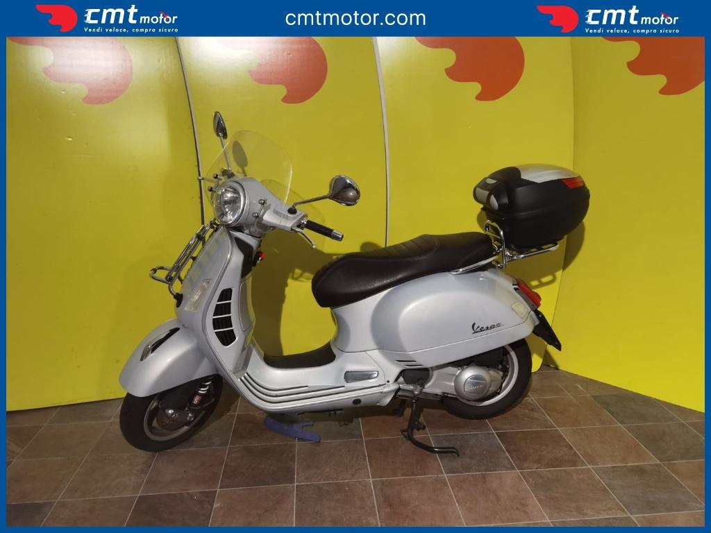 Vespa GTS 300 - 2016