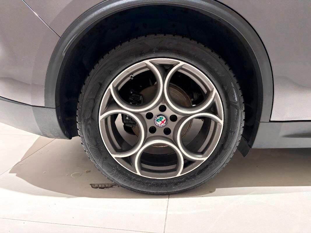 Alfa Romeo Stelvio 2.2 t Sprint Q4 190cv auto