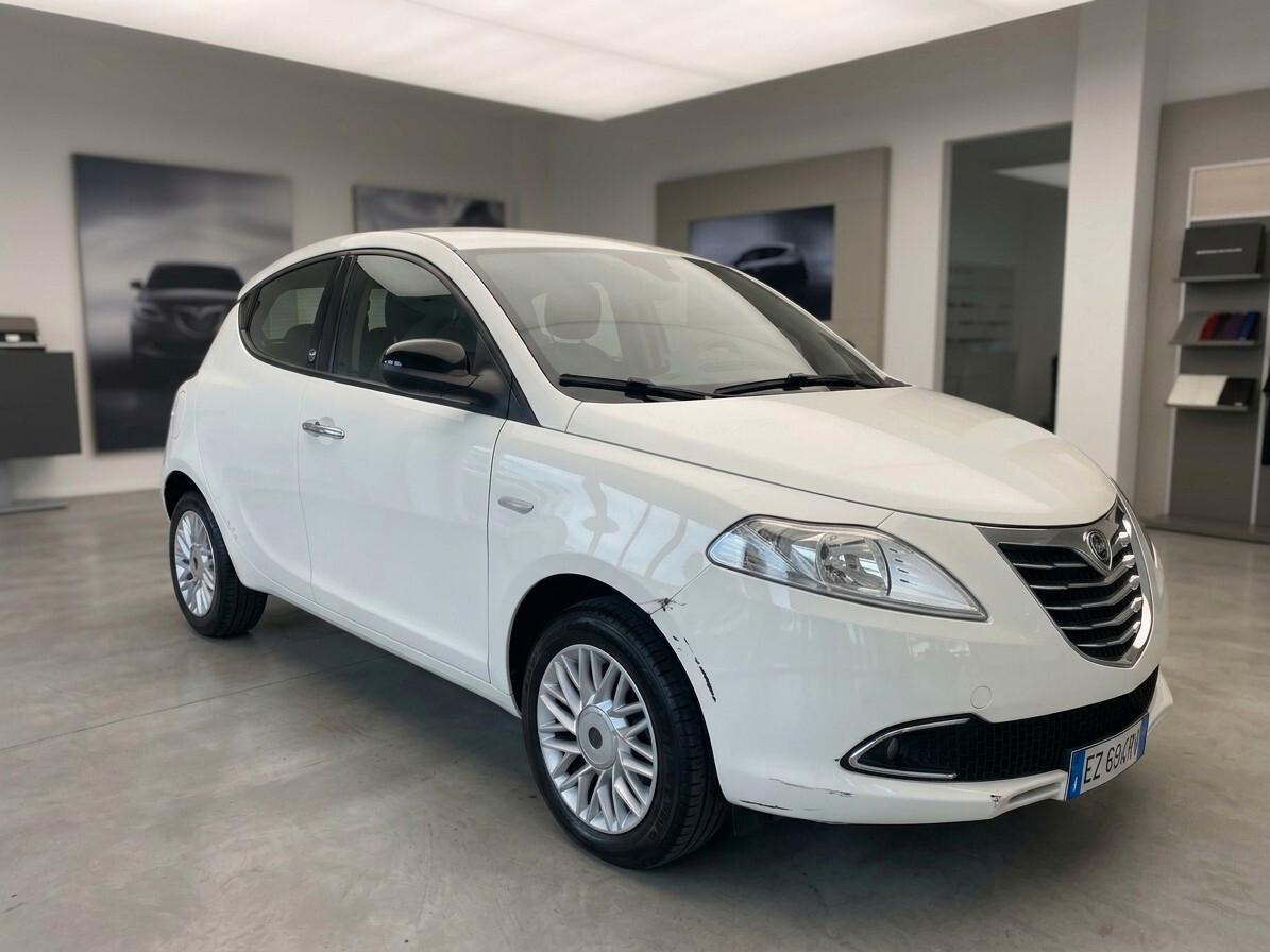 Lancia Ypsilon 0.9 TwinAir 85 CV 5 porte Metano Ecochic Gold