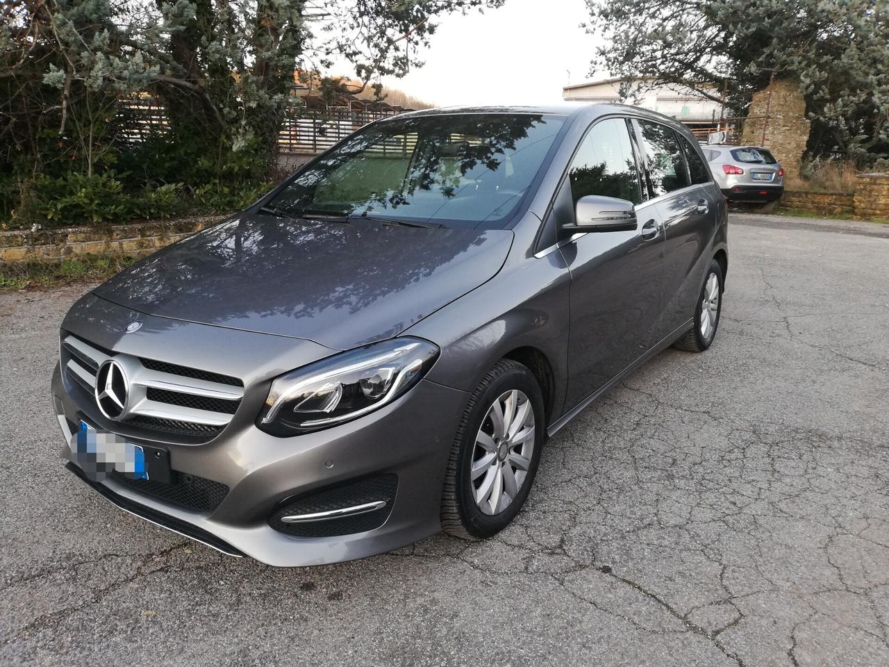 Mercedes-benz B 180 B 180 d Automatic Premium