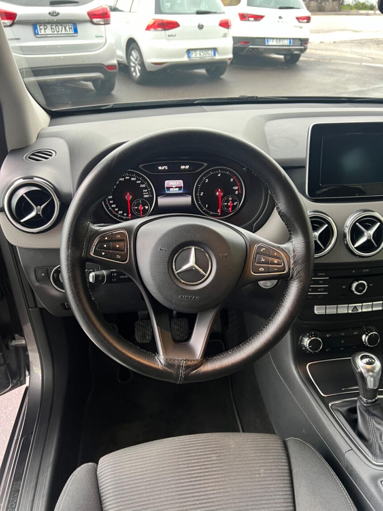 MERCEDES-BENZ B 180 d PREMIUM KM 82.000