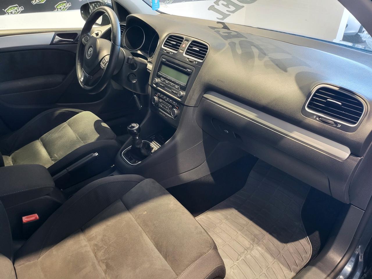 Volkswagen Golf - 2011 1.6 TDI 105 cv Highline