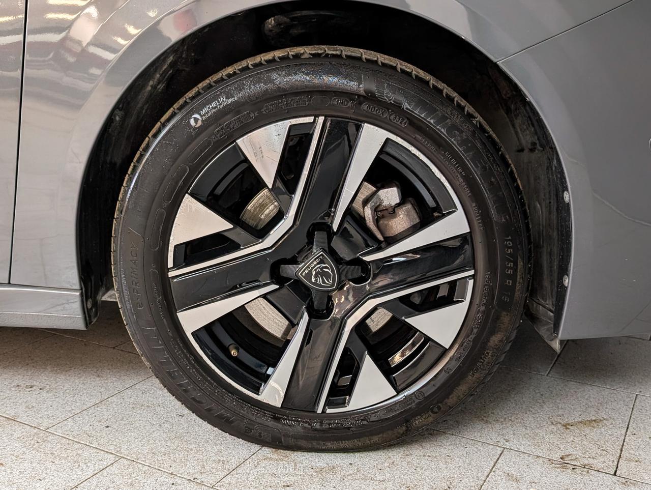 Peugeot 208 1.2 puretech 100cv Allure