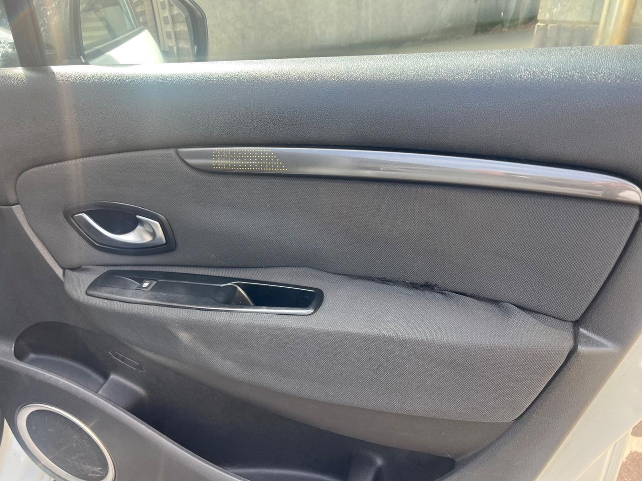 Renault Scenic Scénic X-Mod 1.9 dCi 130CV Dynamique