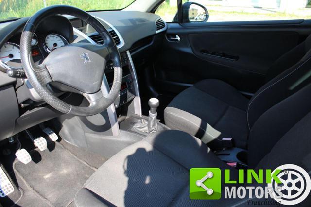 PEUGEOT 207 1.6 HDi 110CV CC Féline