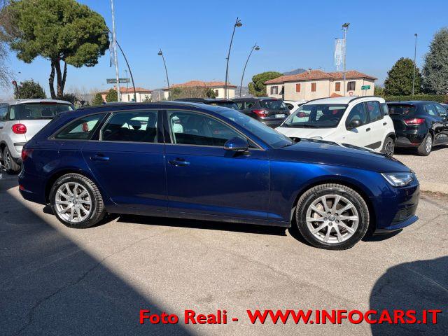 AUDI A4 Avant 40 TDI quattro S tronic Business*tetto