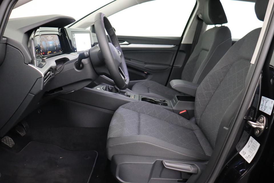 VOLKSWAGEN Golf 1.0 TSI EVO Life Business in PROMO