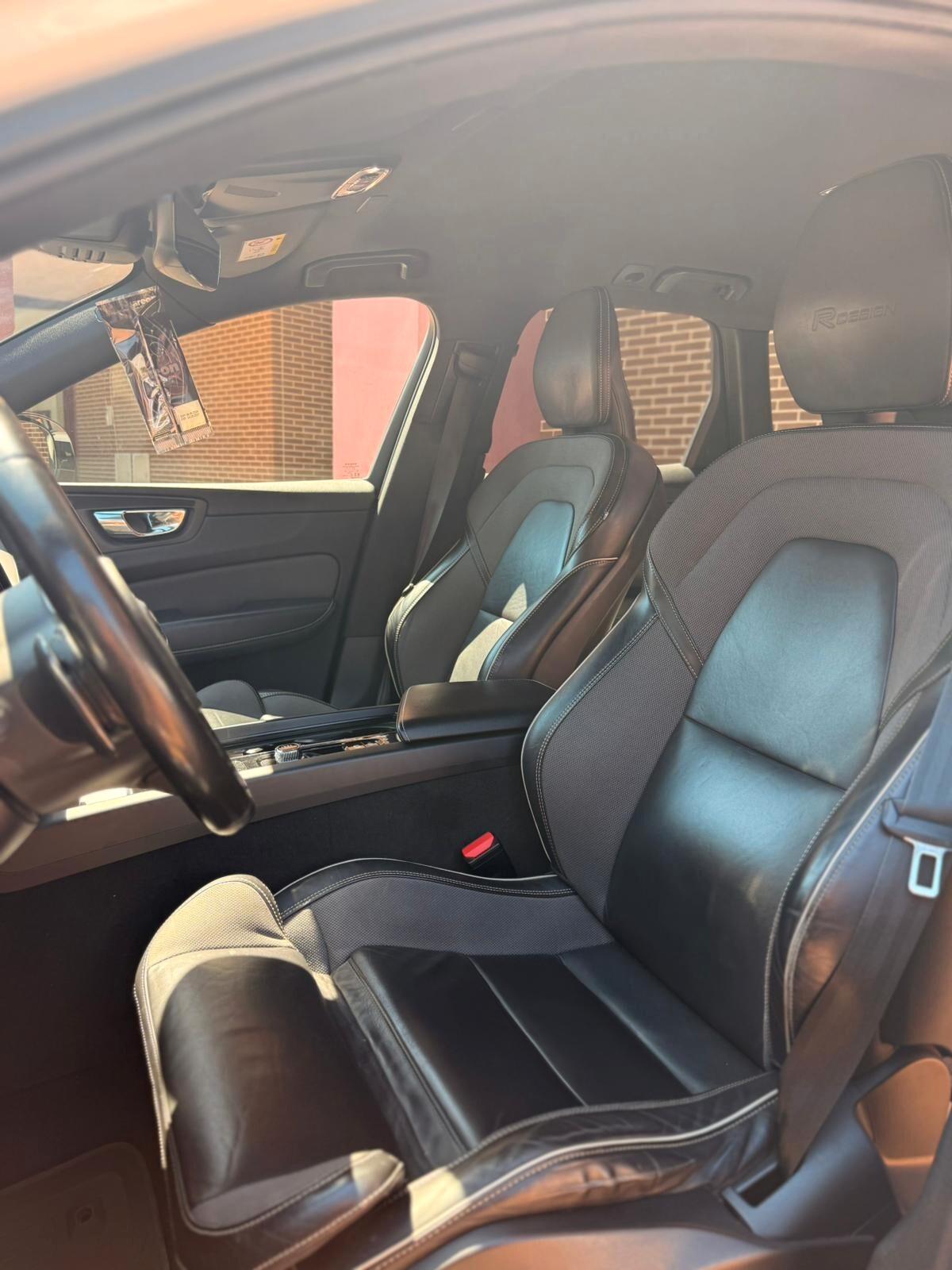 Volvo XC 60 XC60 B4 (d) AWD Geartronic R-design