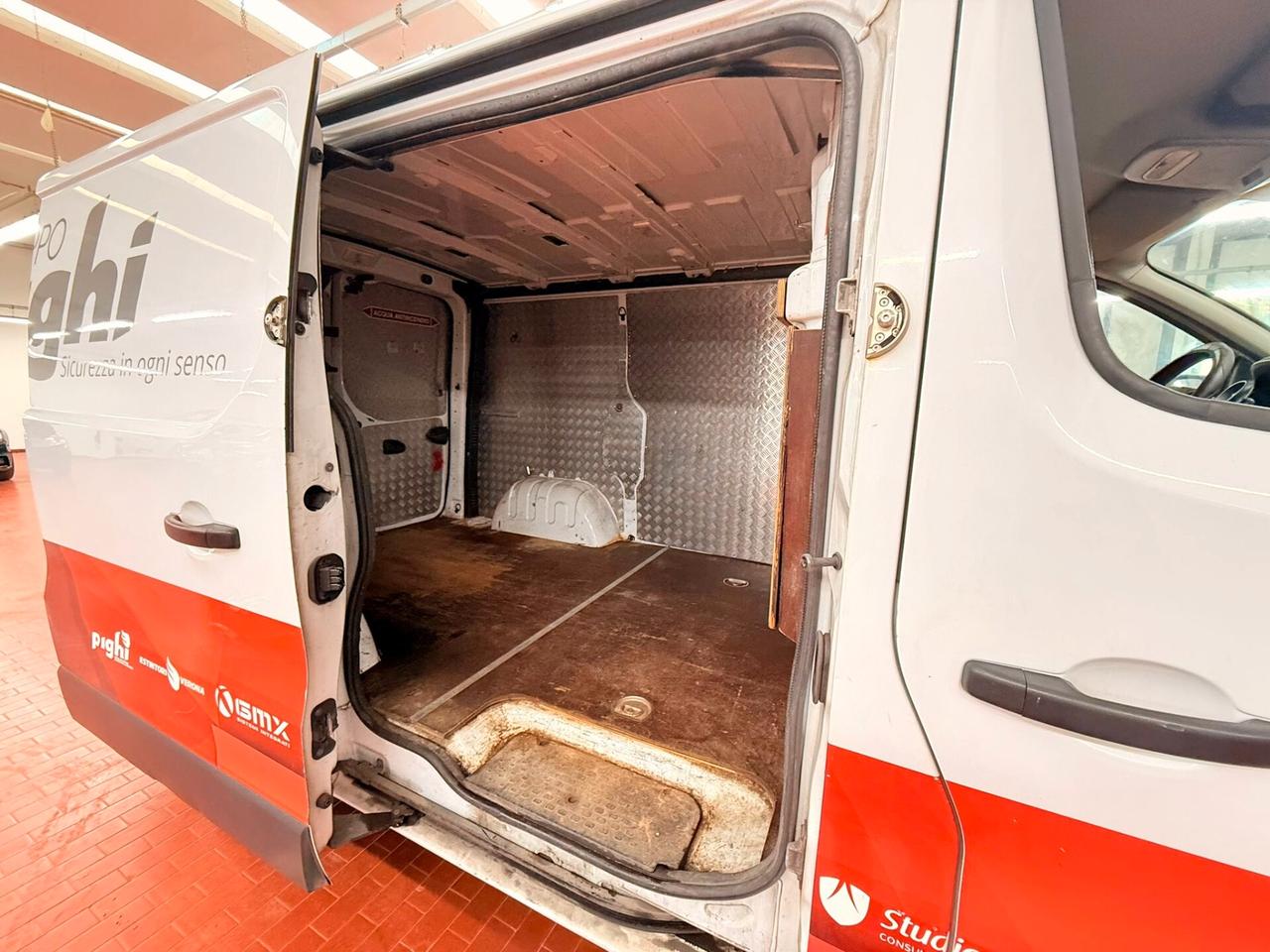 Opel Vivaro 1.6 Dci 115cv 6 Marce