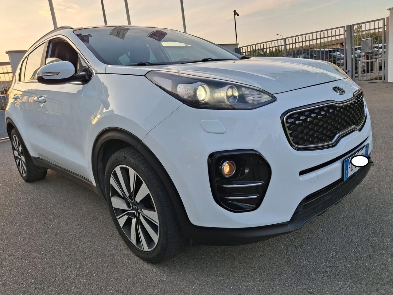 Kia Sportage 1.7 crdi-COOL NAVI-EURO 6-TETTO PANORAMICO-