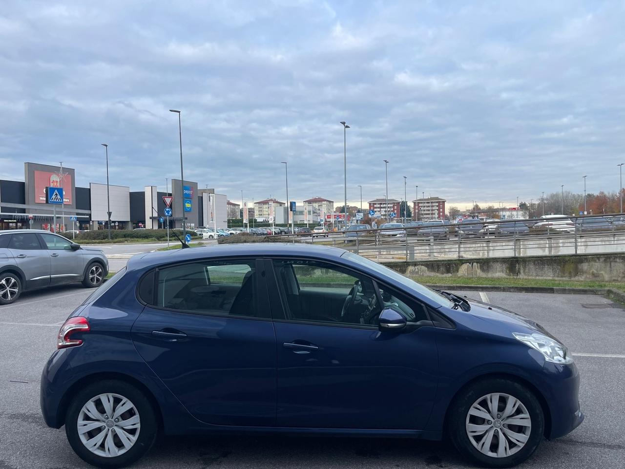 Peugeot 208 1.6 e-HDi 92 CV Stop&Start 5 porte Allure