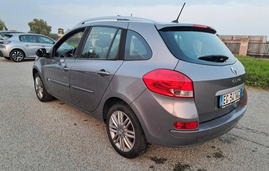 Renault Clio 1.2 16V SporTour Live!
