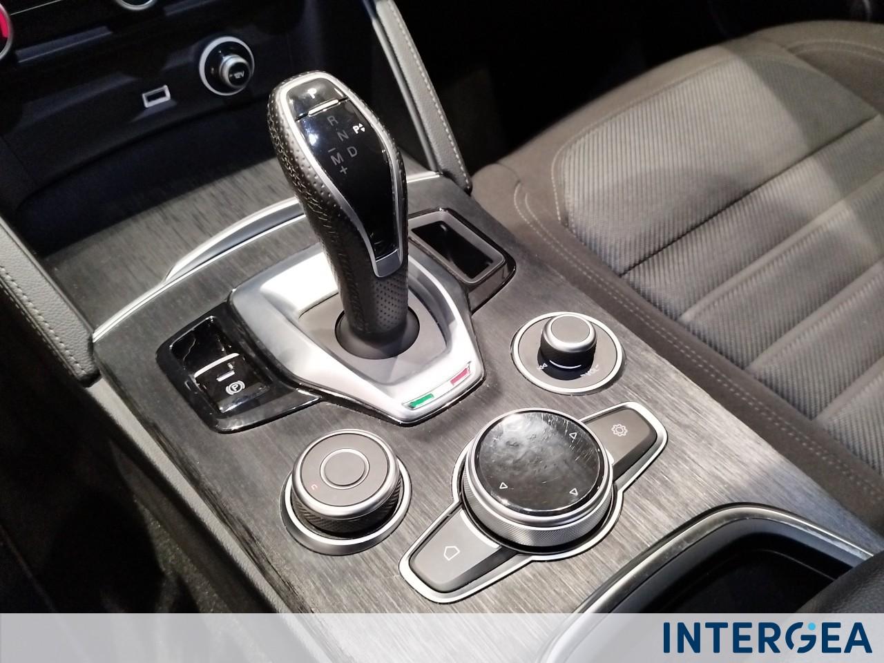 ALFA ROMEO Stelvio 2.2 t Business Q4 190cv auto