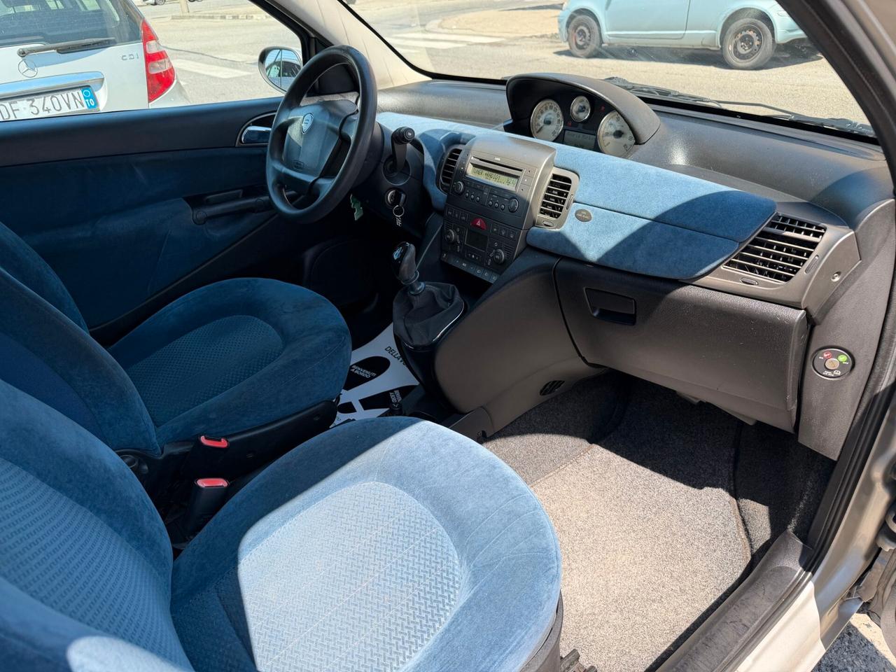 Lancia Ypsilon 1.2 16V Platino