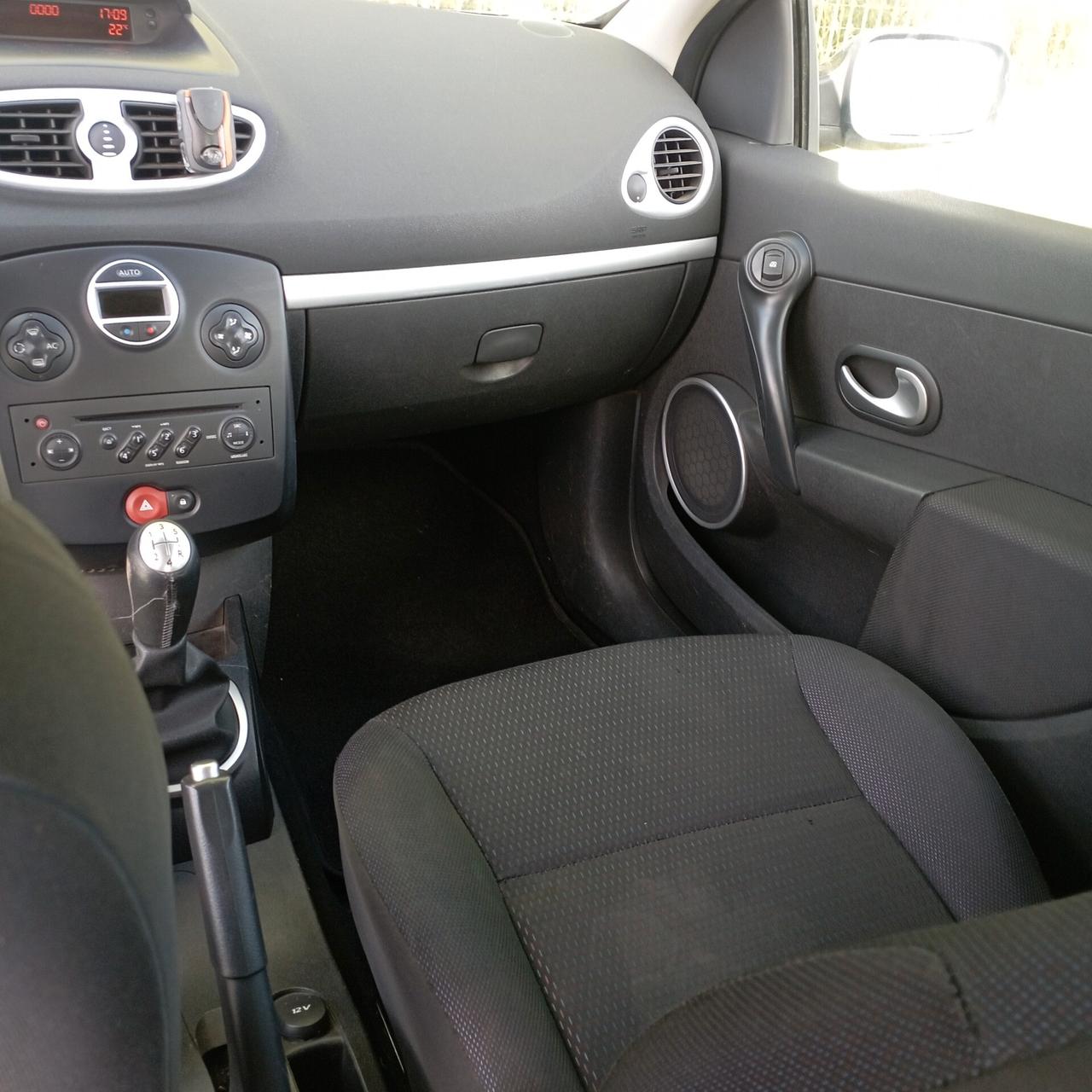Renault Clio 1.2 16V SporTour Dynamique