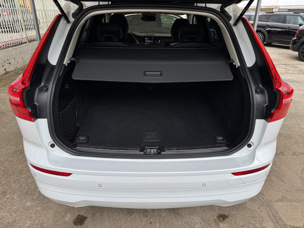 VOLVO XC60 B4 AWD MILD HYBRID MOMENTUM - 2021