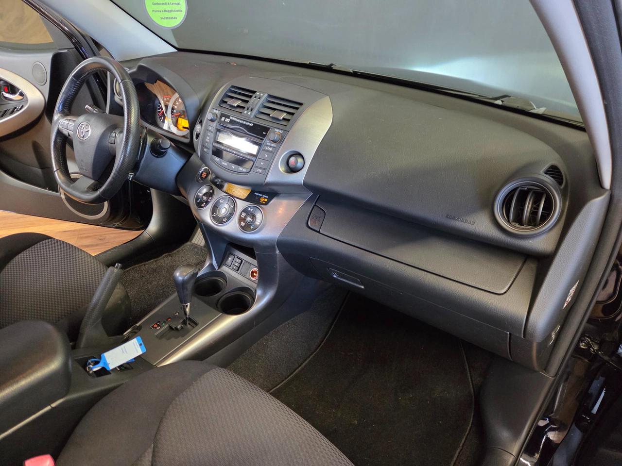 Toyota RAV4 5 Porte RAV4 2.2 d-cat Luxury 150cv auto dpf my09