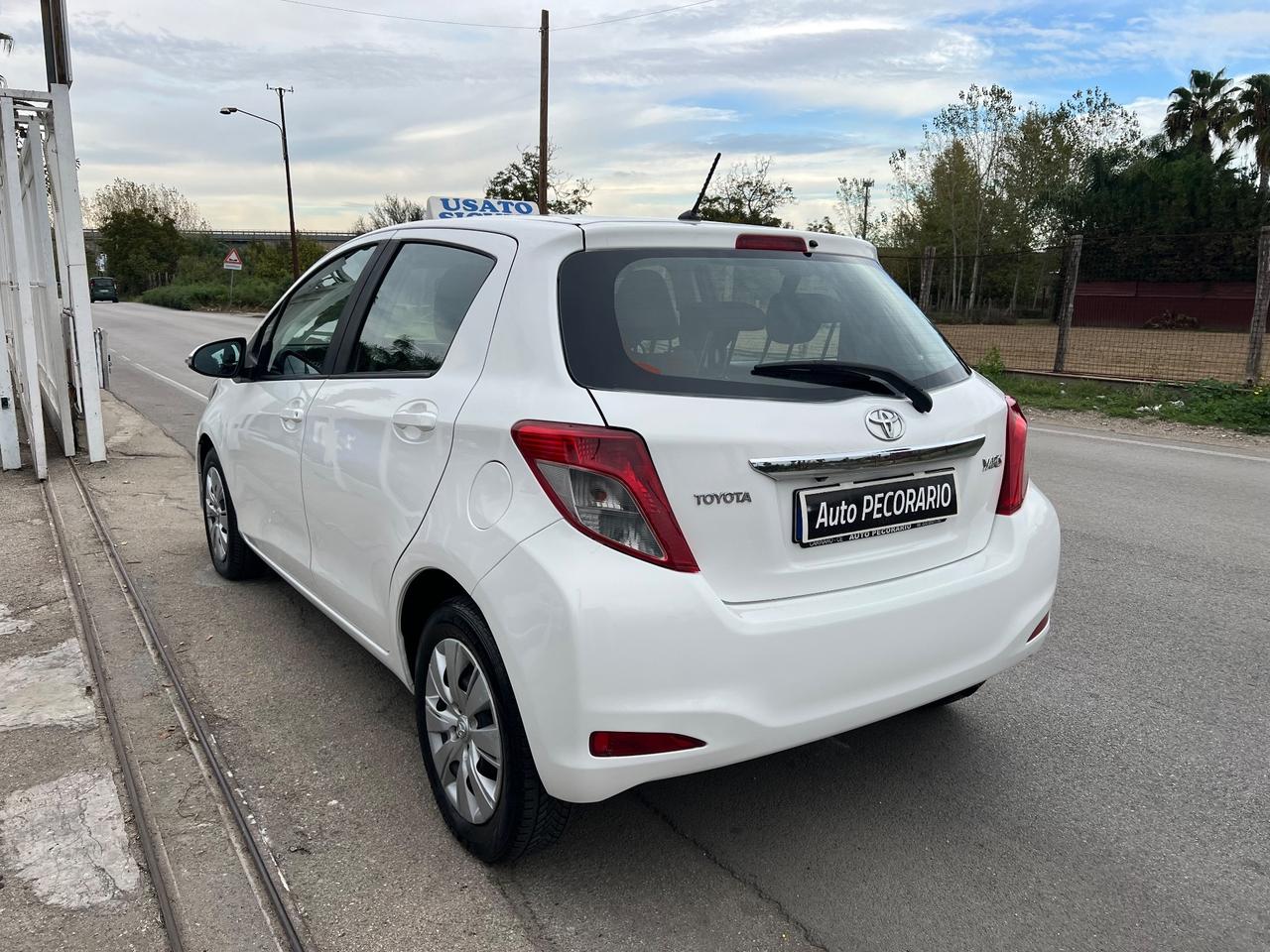 Toyota Yaris 1.0 5 porte Lounge