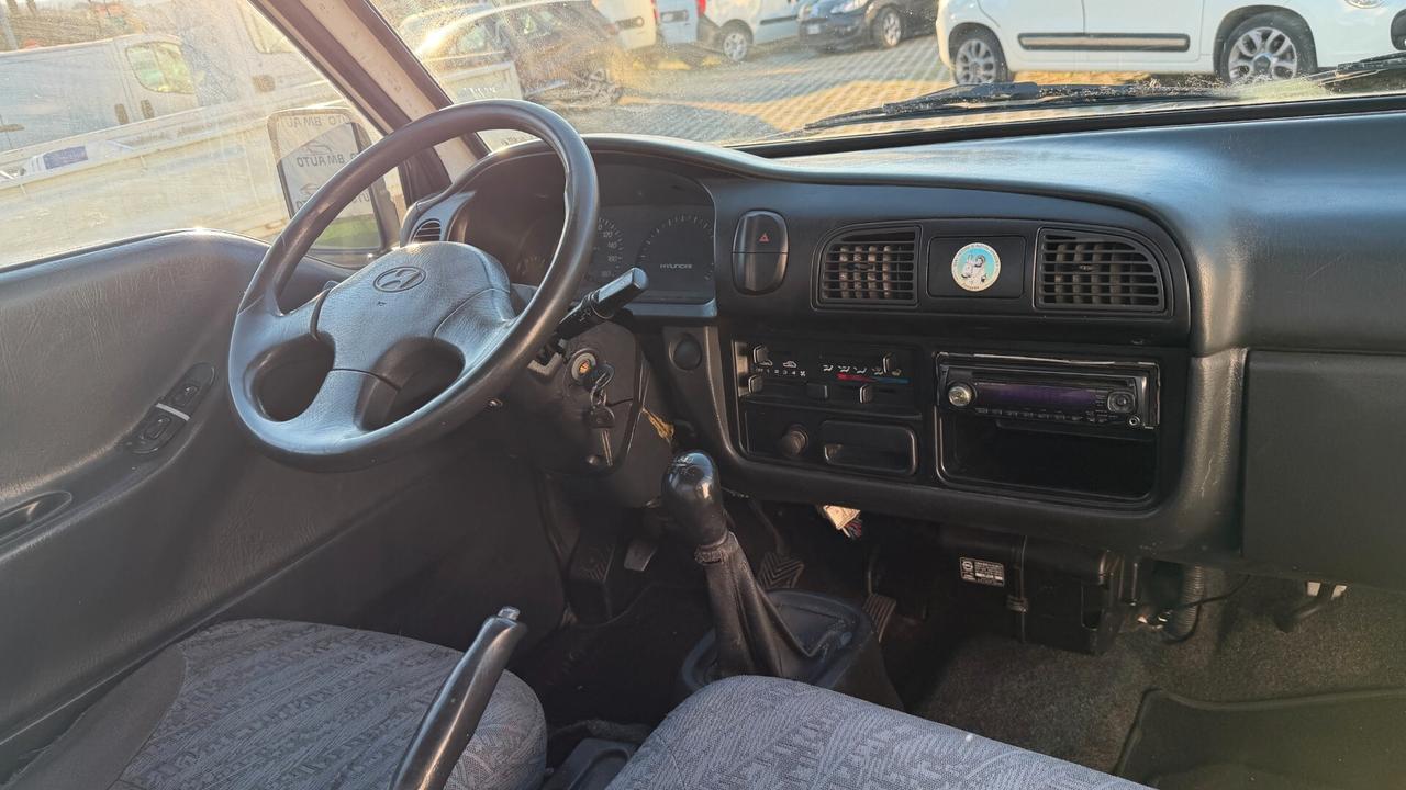 Hyundai H 100 2.5 diesel 80cv doppie ruote gemellate con tendone