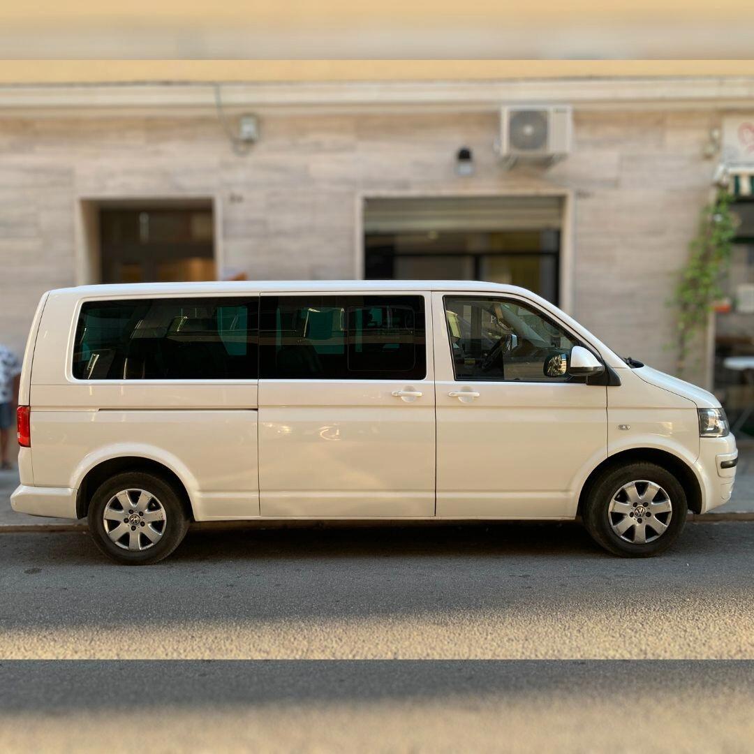 Volkswagen T5 Caravelle minivan