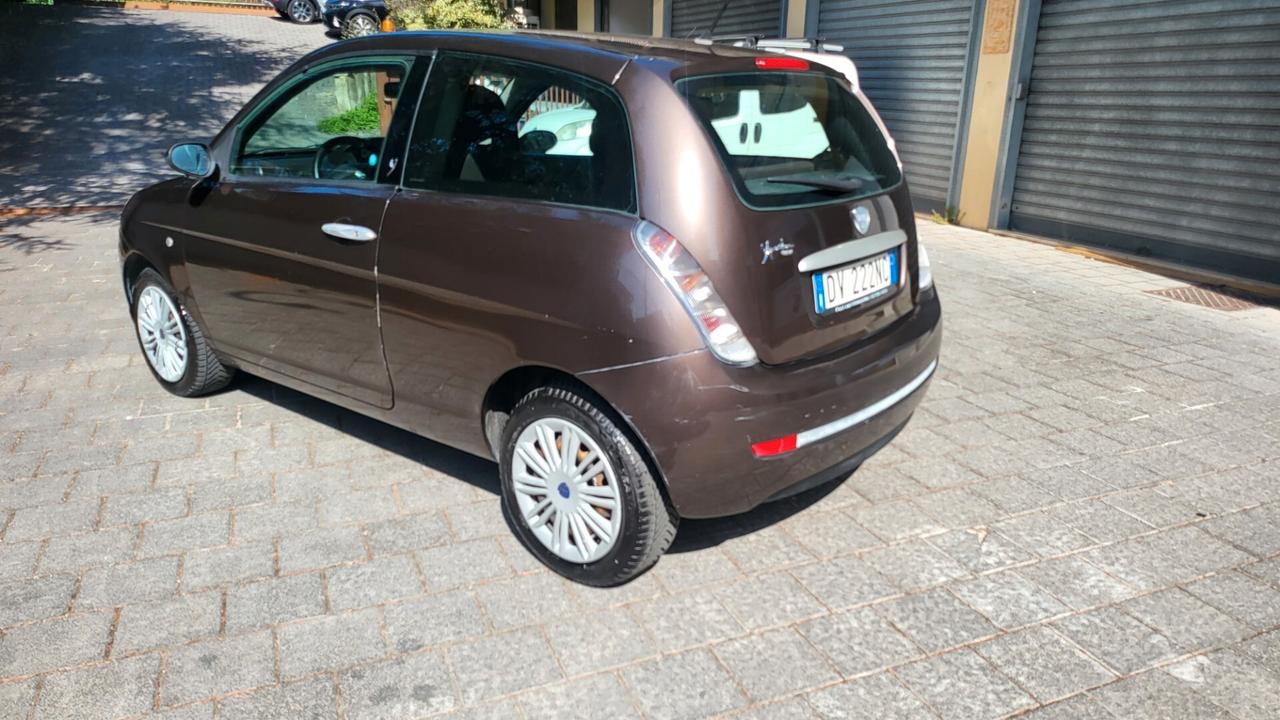 Lancia Ypsilon 1.2 Argento