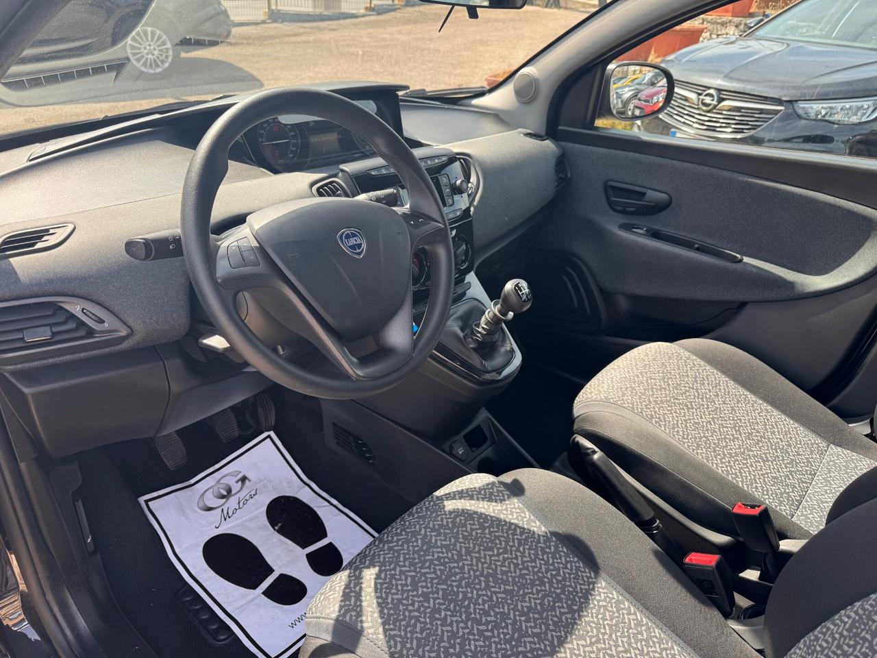 Lancia Ypsilon 1.0 FireFly 5 porte S&S Hybrid Silver Plus
