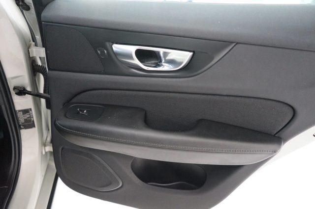 VOLVO V60 D3 Momentum Business Uniprop. Ufficiale Italia