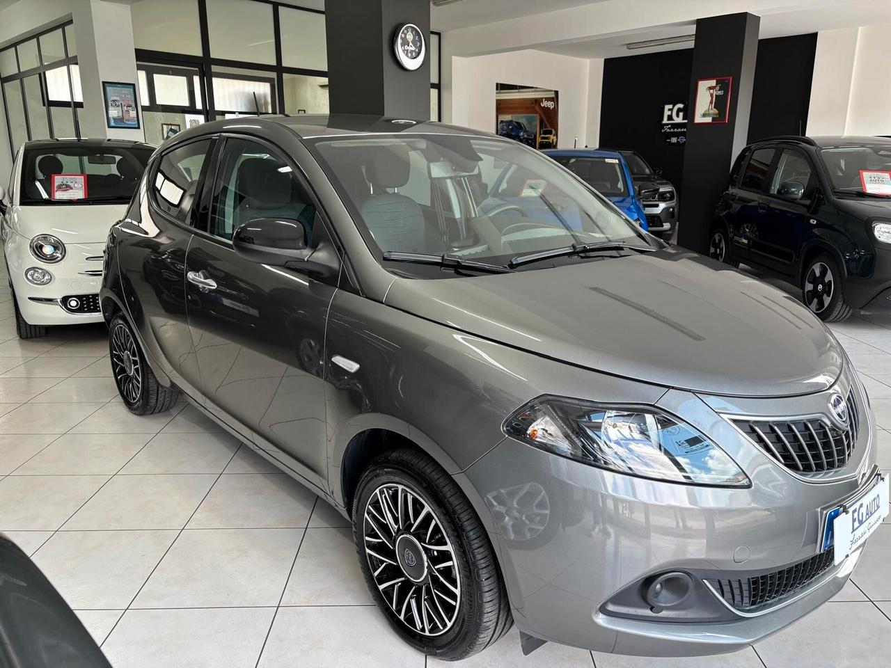 Lancia Ypsilon 1.0 FireFly 5 porte S&S Hybrid Platino