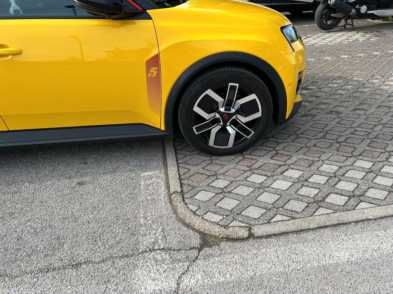 Renault 5 E-Tech Electric 5 E-Tech Electric 150 CV Comfort Range AC 11 Iconic Cinq