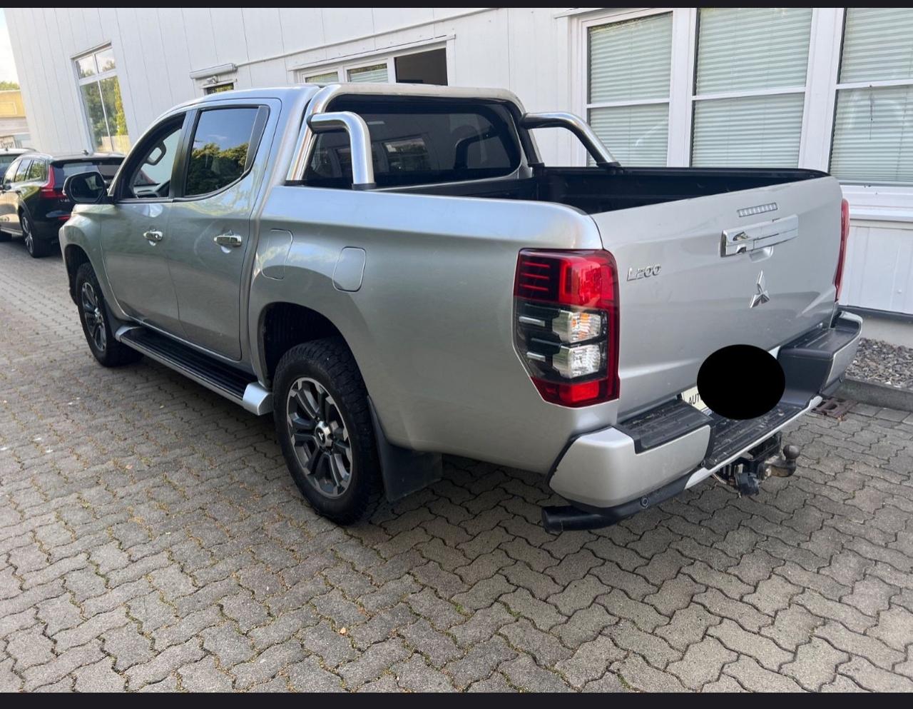 Mitsubishi L200 2.3 D Double Cab 4x4 Super Select Intense aut.