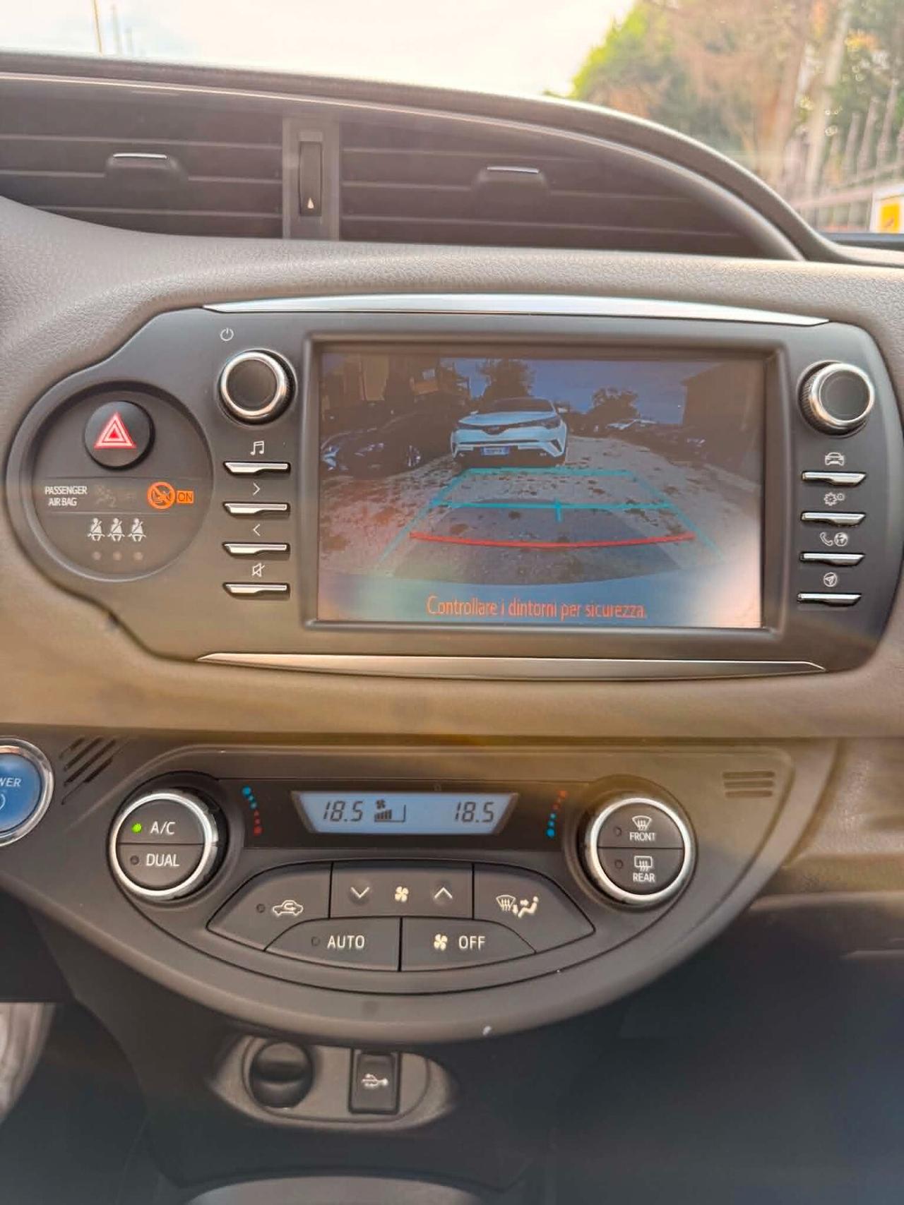 Toyota Yaris 1.5 Benz/Ibrida OK Neop. NO VINCOLO