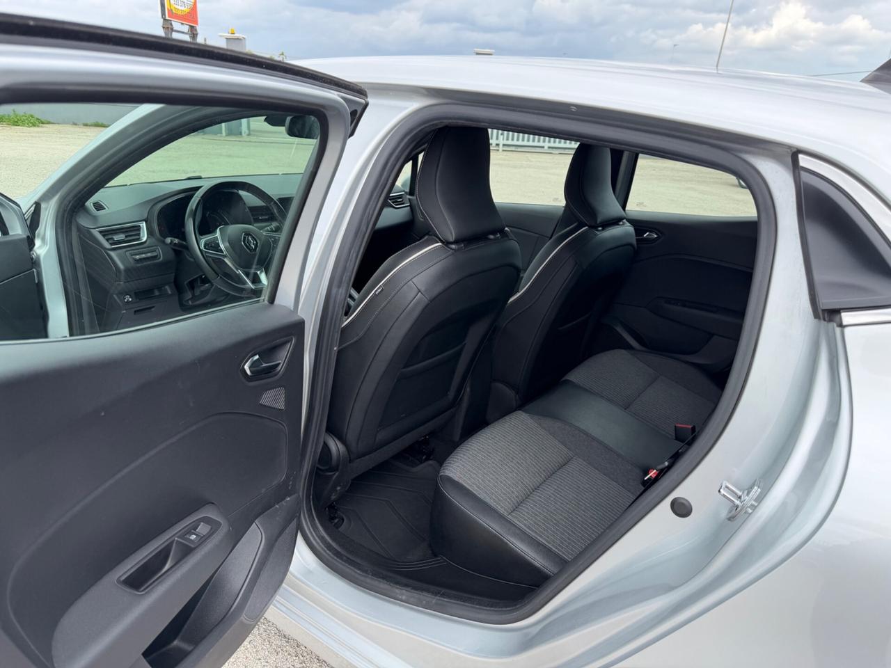 RENAULT CLIO 1.0 TCE GPL INTENS FUL LED PELLE MY22