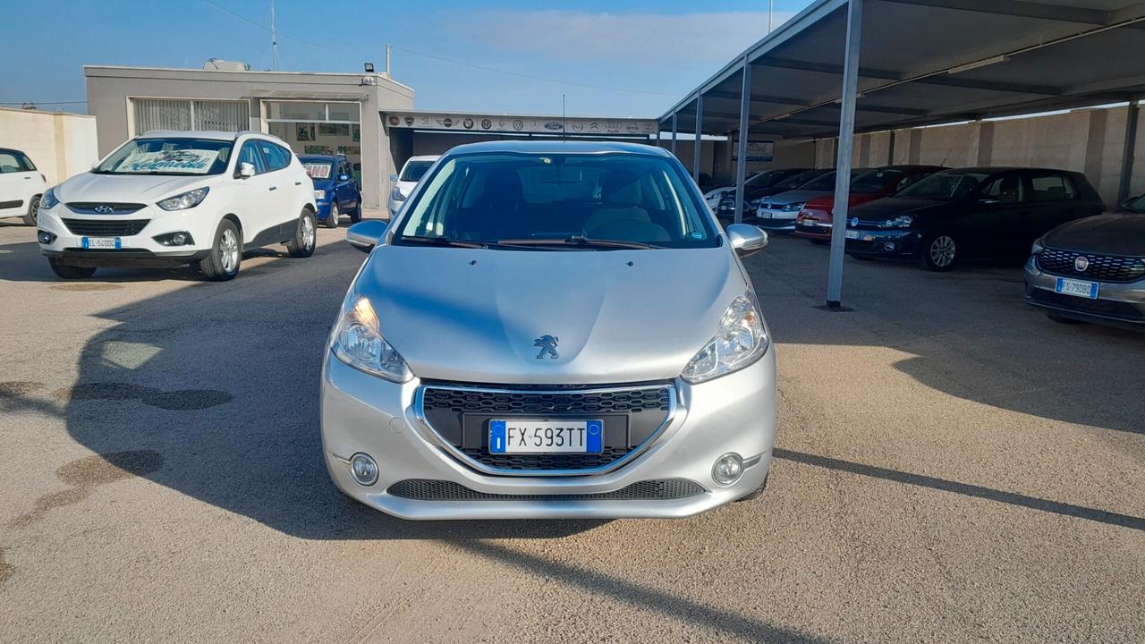 Peugeot 208 1.4 HDi 68 CV 5 porte Allure