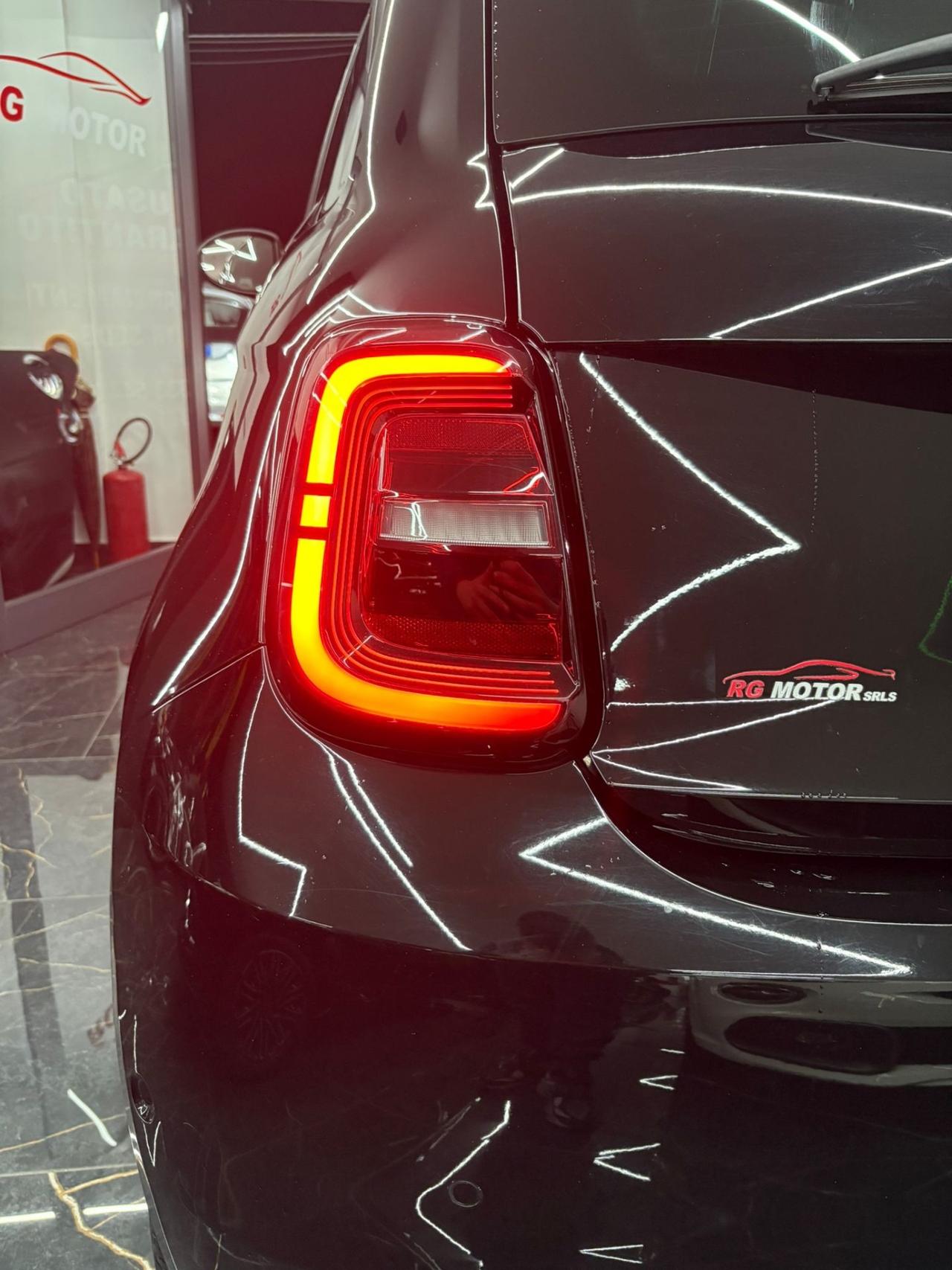 Fiat 500 500e Berlina 42 kWh La Prima