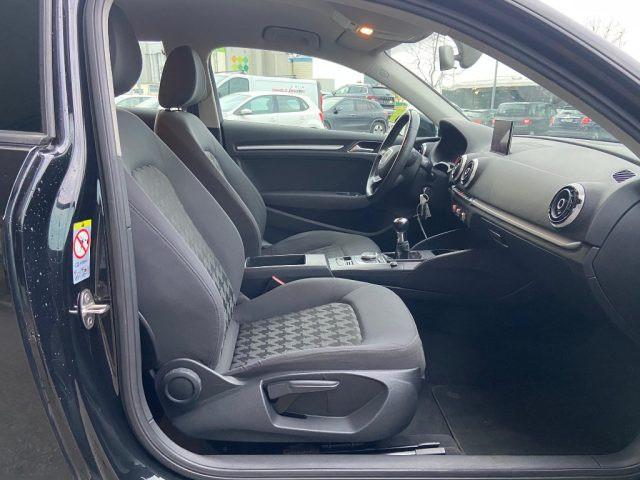 AUDI A3 1.6 TDI 3P. Attraction
