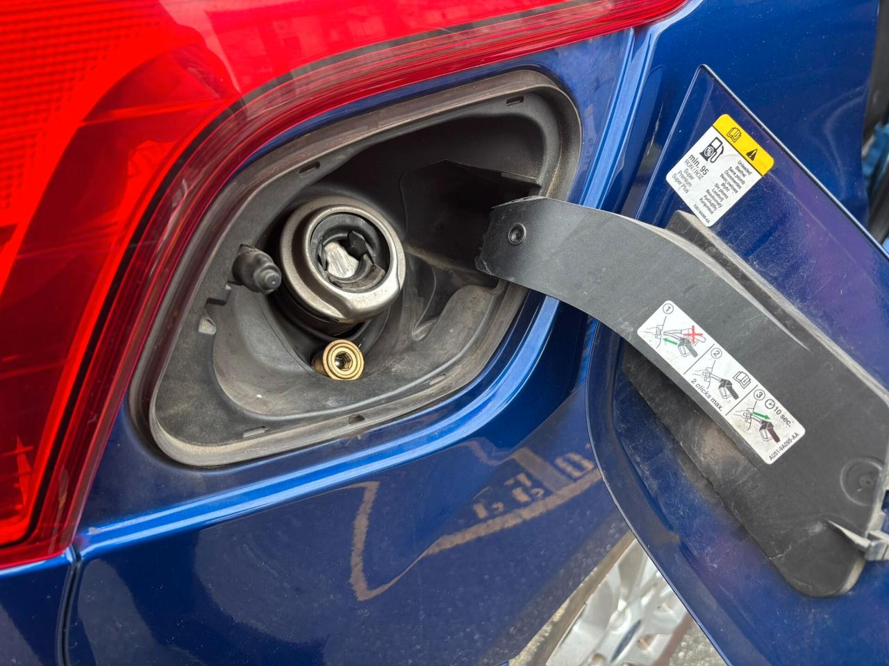 Ford Focus 1.6 120 CV GPL Titanium