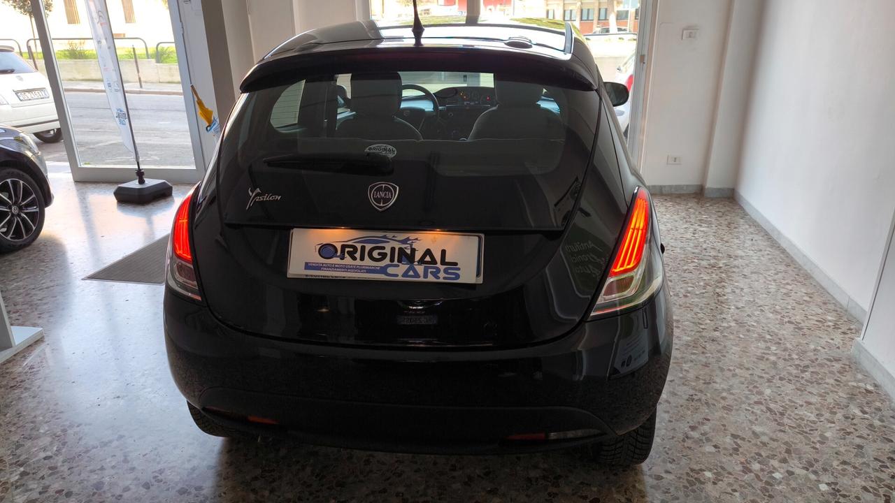 Lancia Ypsilon 1.2 69 CV 5 porte Gold