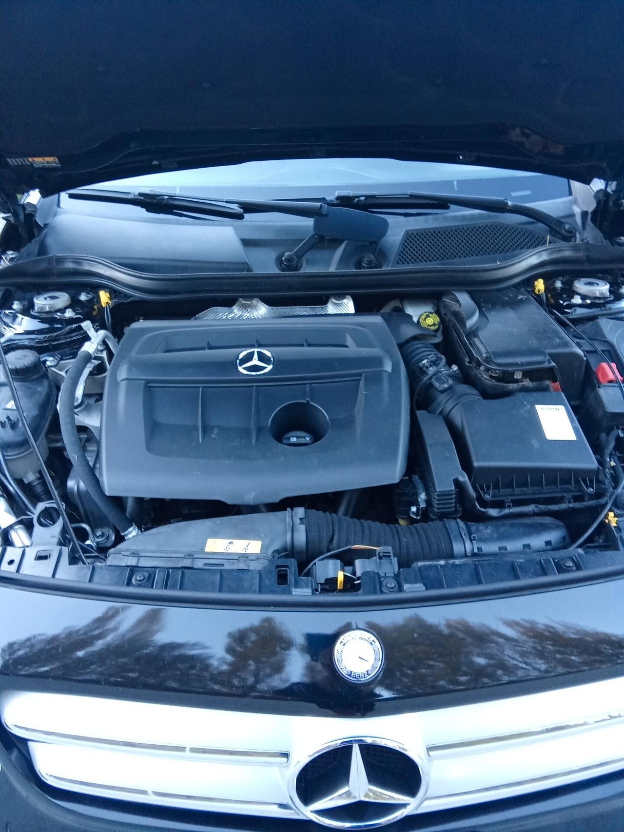 Mercedes-benz GLA 180 d 017