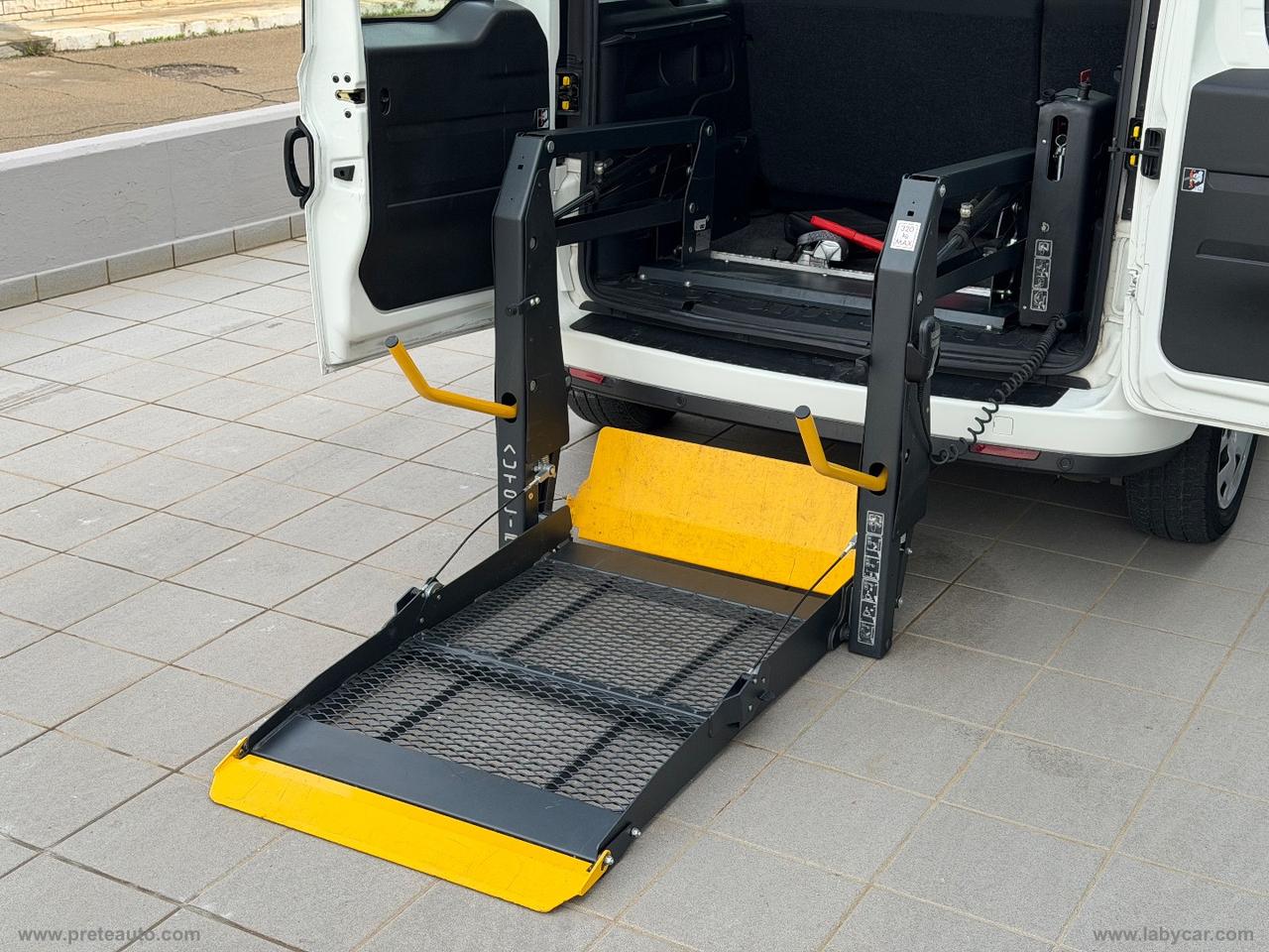 Doblò 1.6 MJT 120CV TETTO ALTO TRASPORTO DISABILI