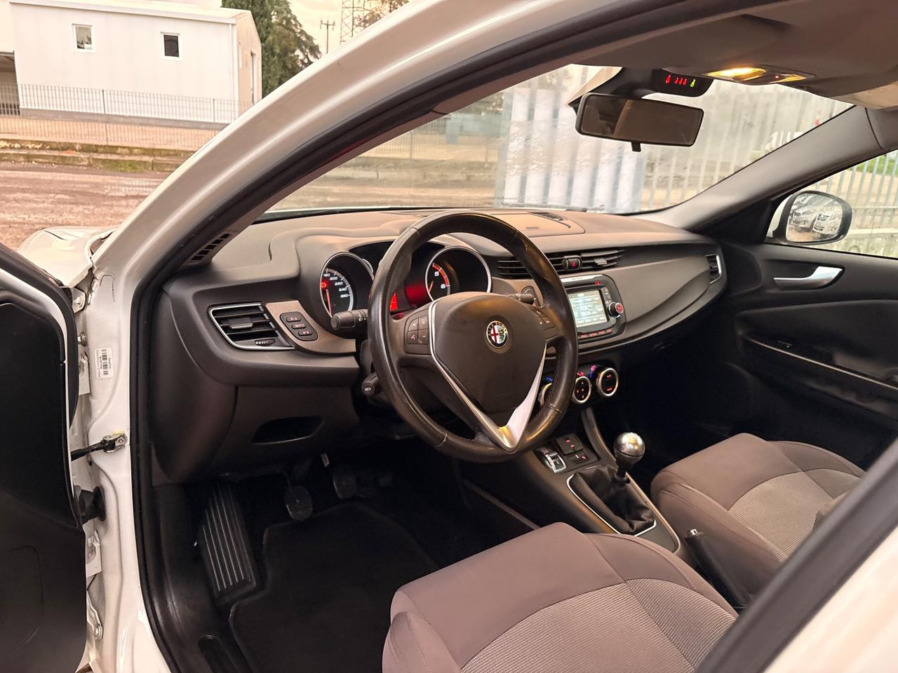 Alfa Romeo Giulietta 1.6 JTDm-2 105 CV Exclusive