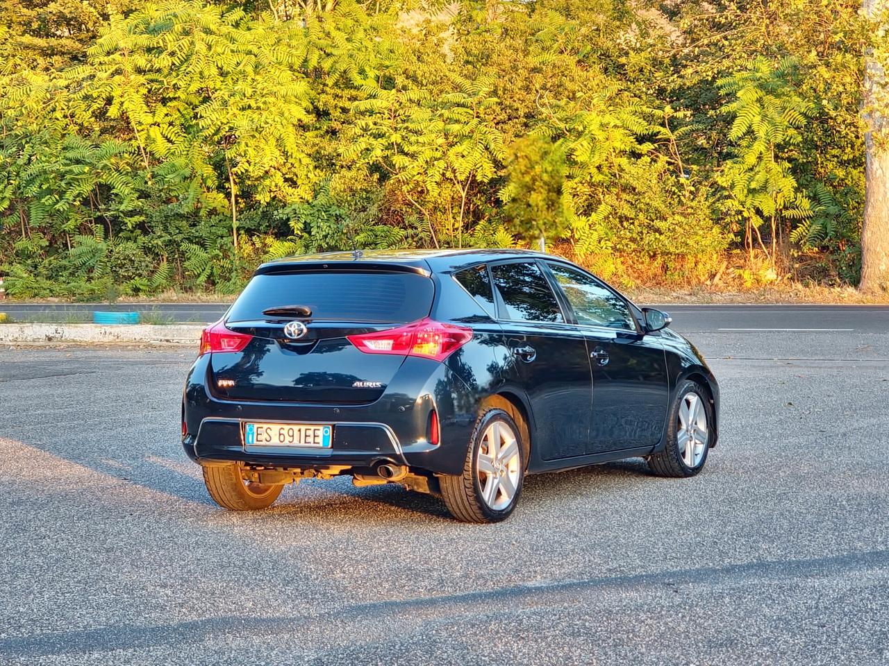 Toyota Auris 2.0 D-4D Lounge 2013-E5B Manuale