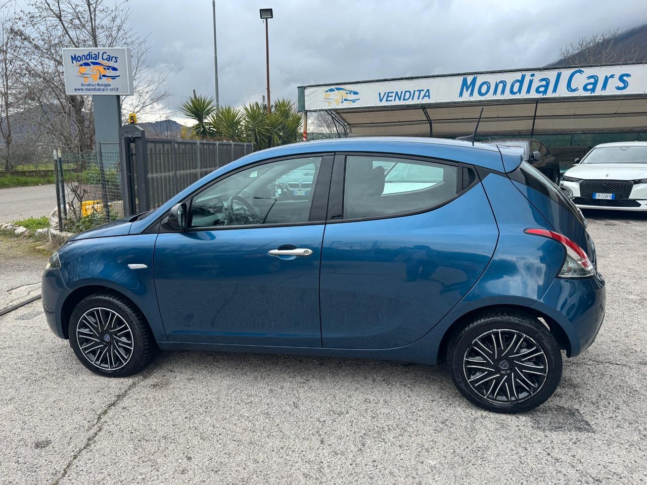 Lancia Ypsilon 1.0 FireFly 5 porte S&S Hybrid Gold Plus