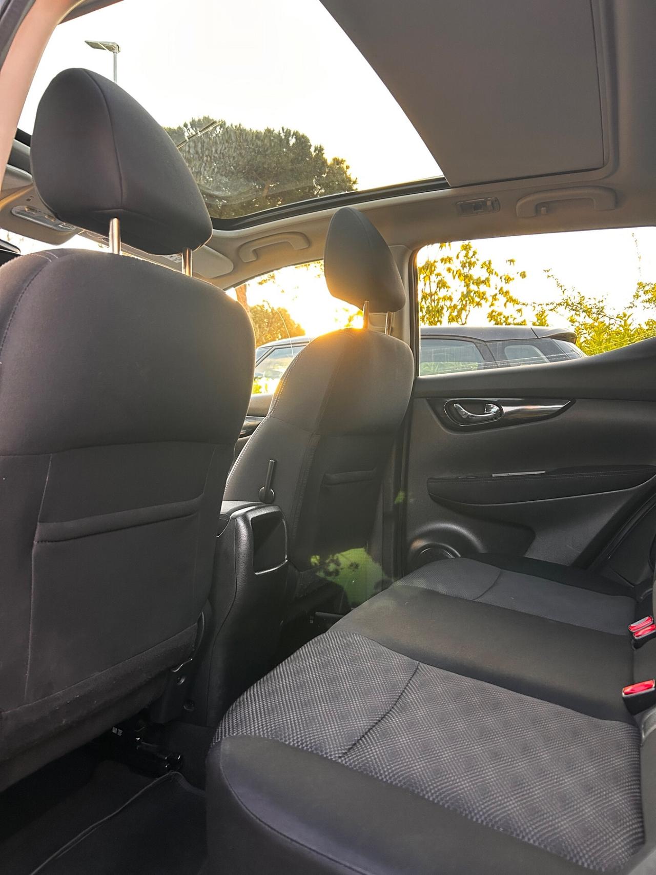 Nissan Qashqai 1.6 dCi 2WD 360 *FULL*TETTO*NAVI*CAMERA*
