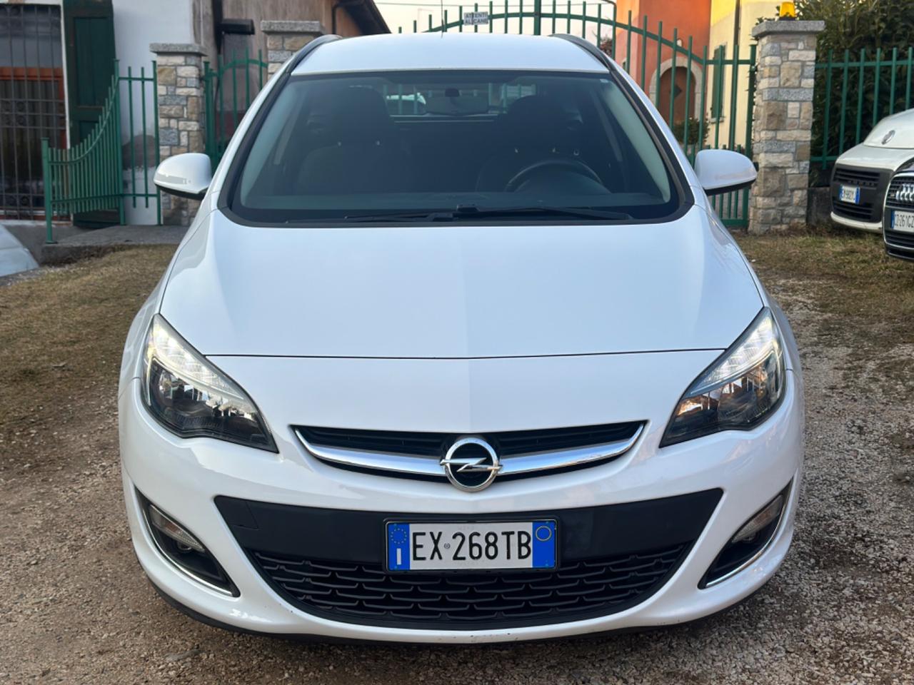 Opel Astra 1.4 Turbo 140CV Sports Tourer GPL Tech Cosmo