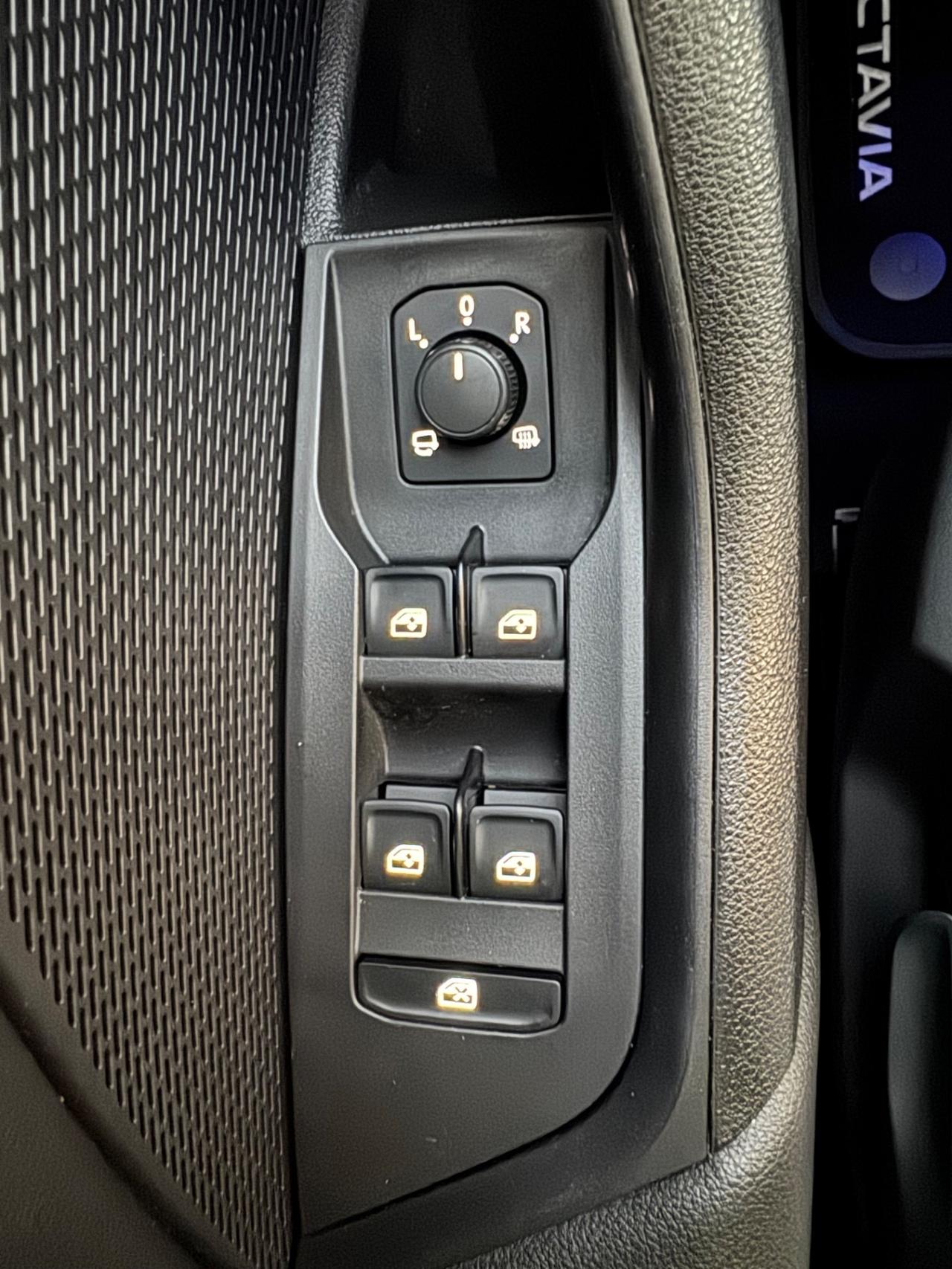 Skoda Octavia 2.0 TDI SW FARI FULL LED/UNICO PROPRIETARIO