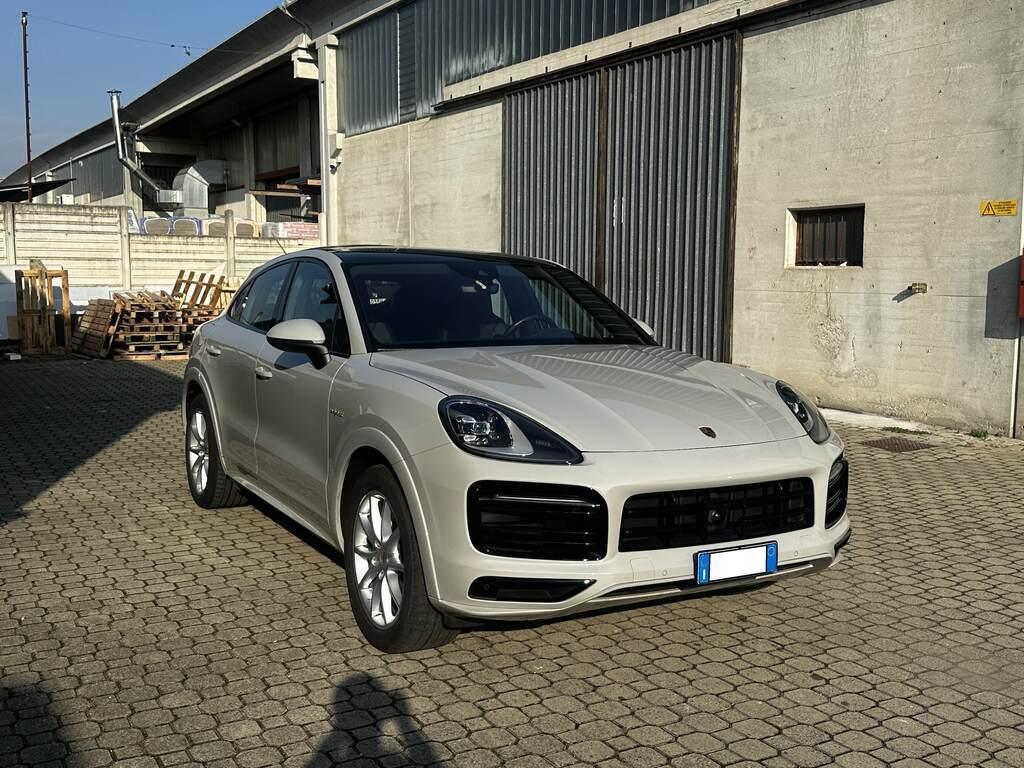 Porsche Cayenne Coupe 3.0 E-Hybrid Tiptronic