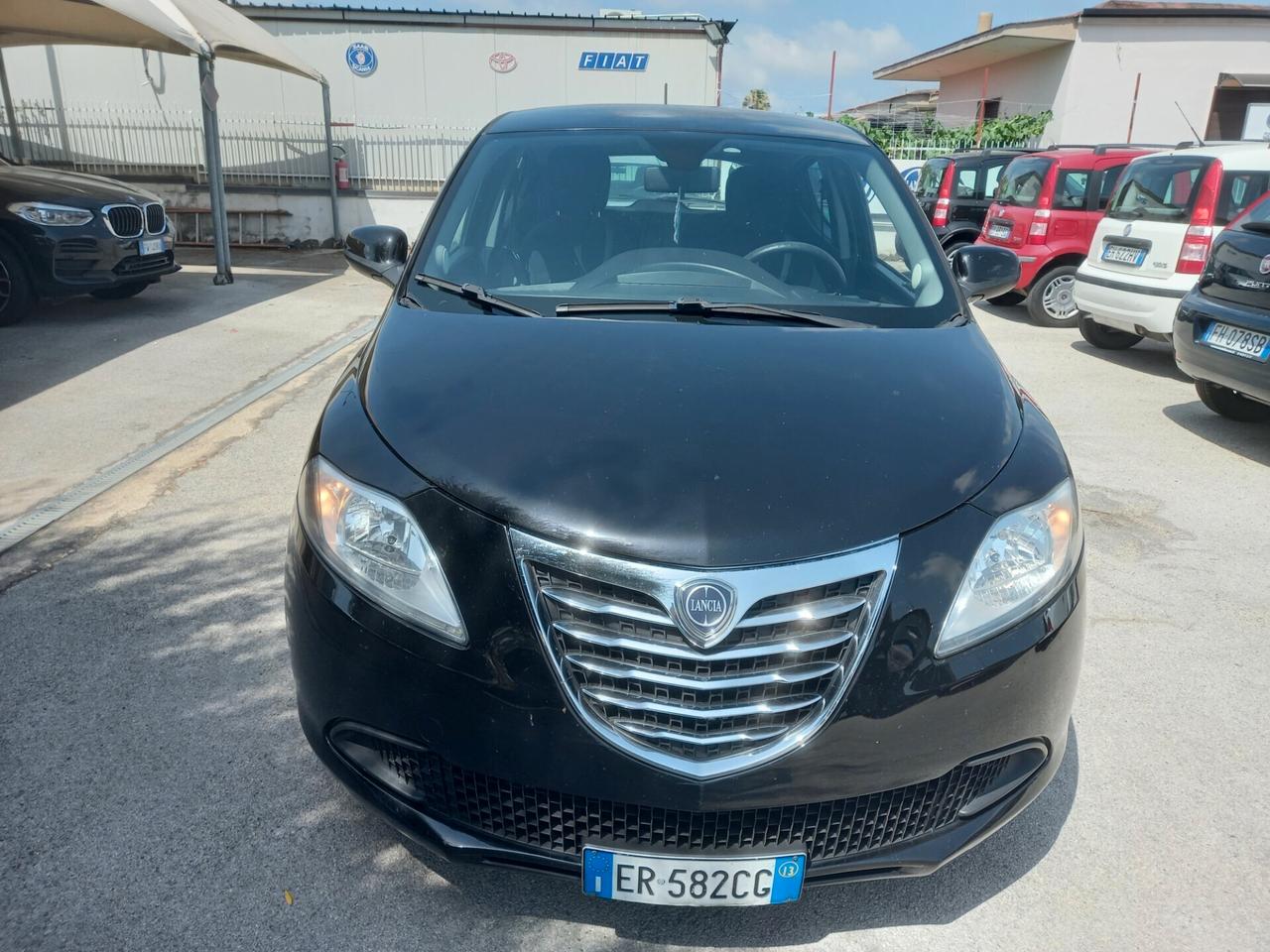 Lancia Ypsilon 1.3 MJT 95 CV 5 porte Platinum