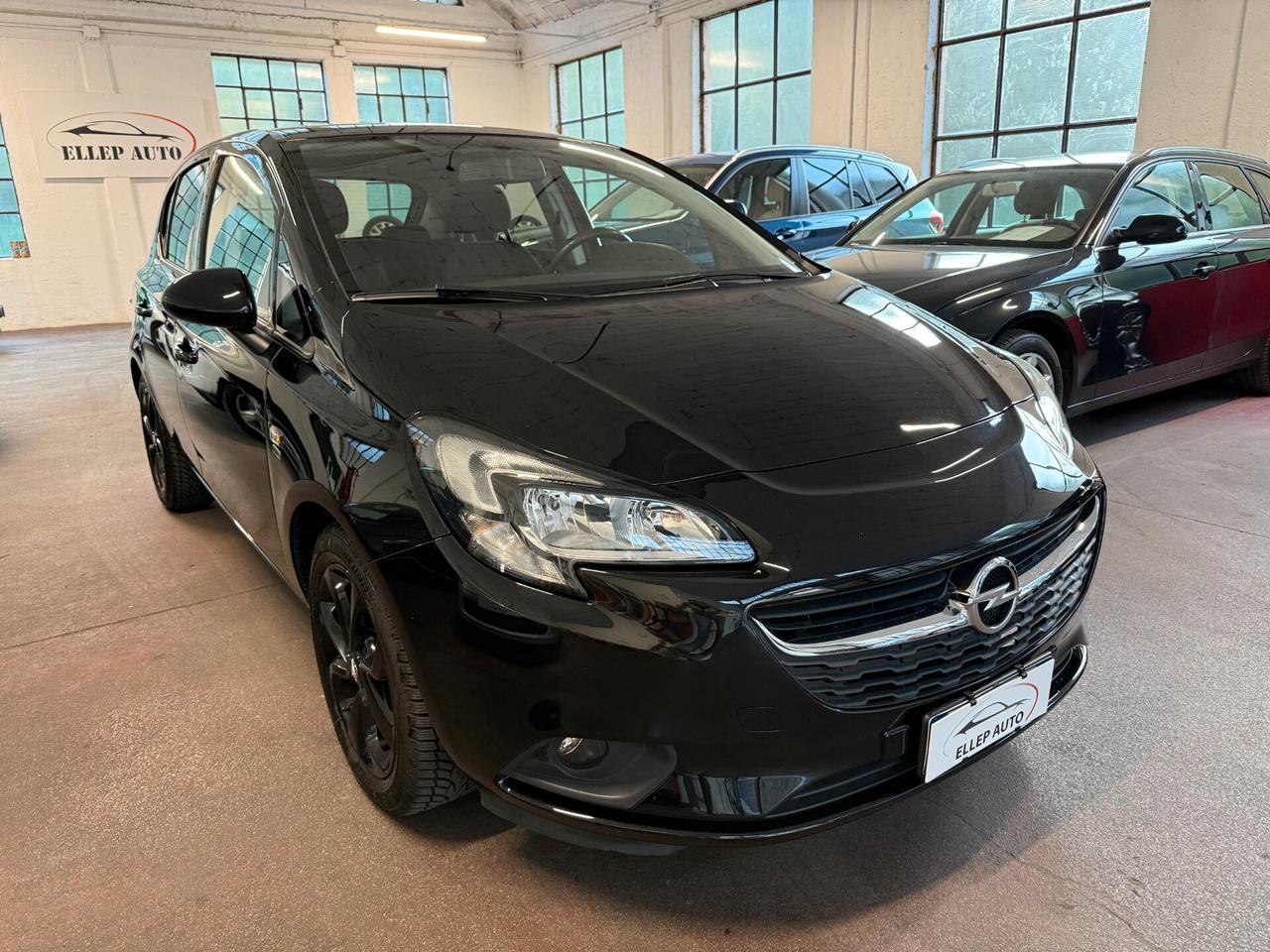 Opel Corsa 1.2 5 porte Black Edition