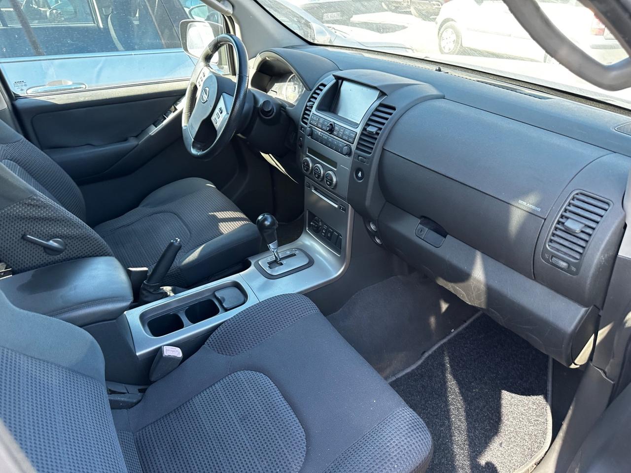 Nissan Pathfinder 2.5 diesel cambio automatico gancio traino 7 Posti