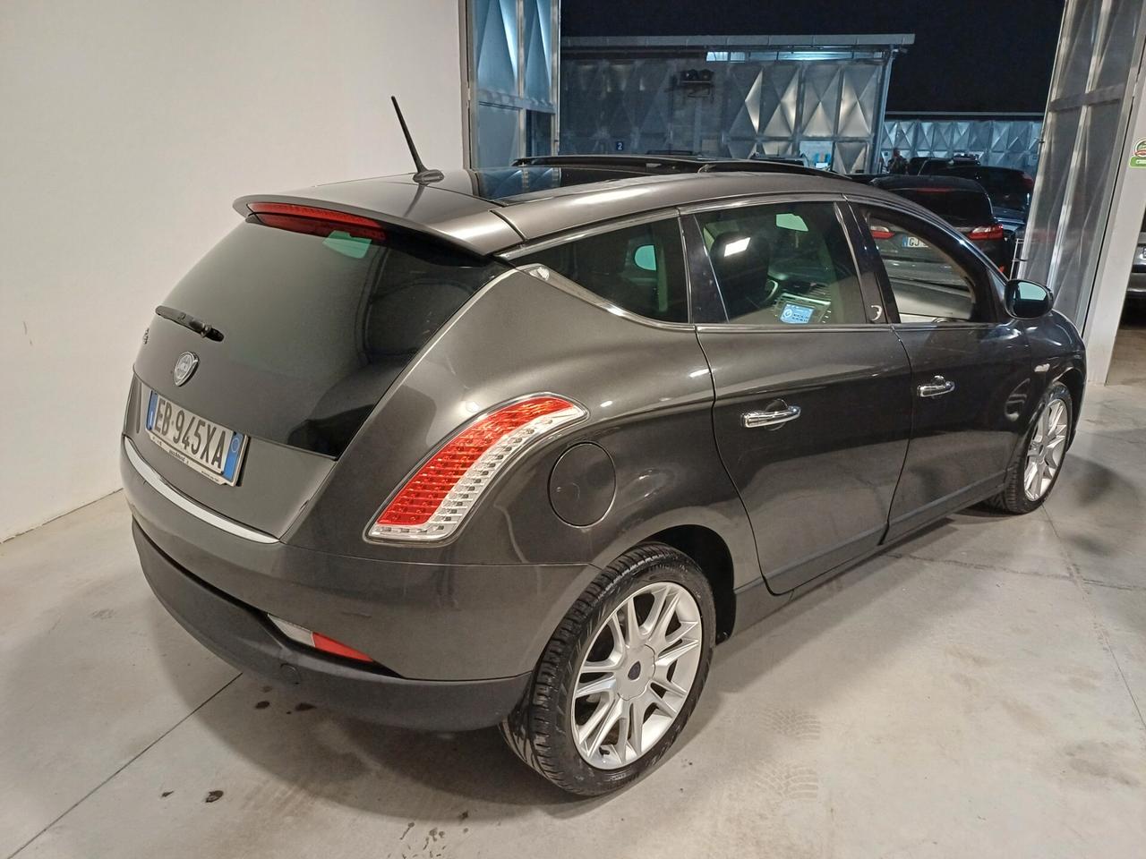 Lancia Delta 1.6 MJT DPF Platino TETTO